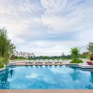4* Hotel Parkroyal On Road,